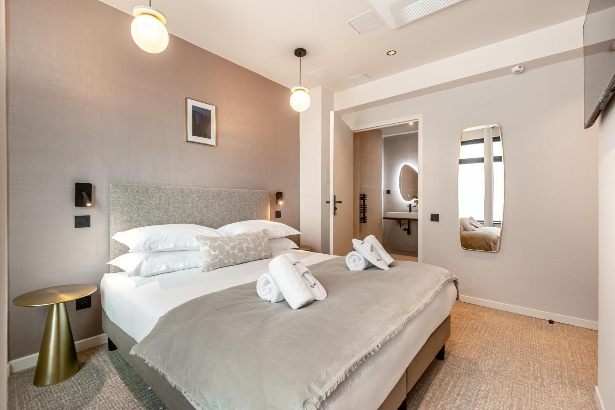 Le White By Sweett 3*