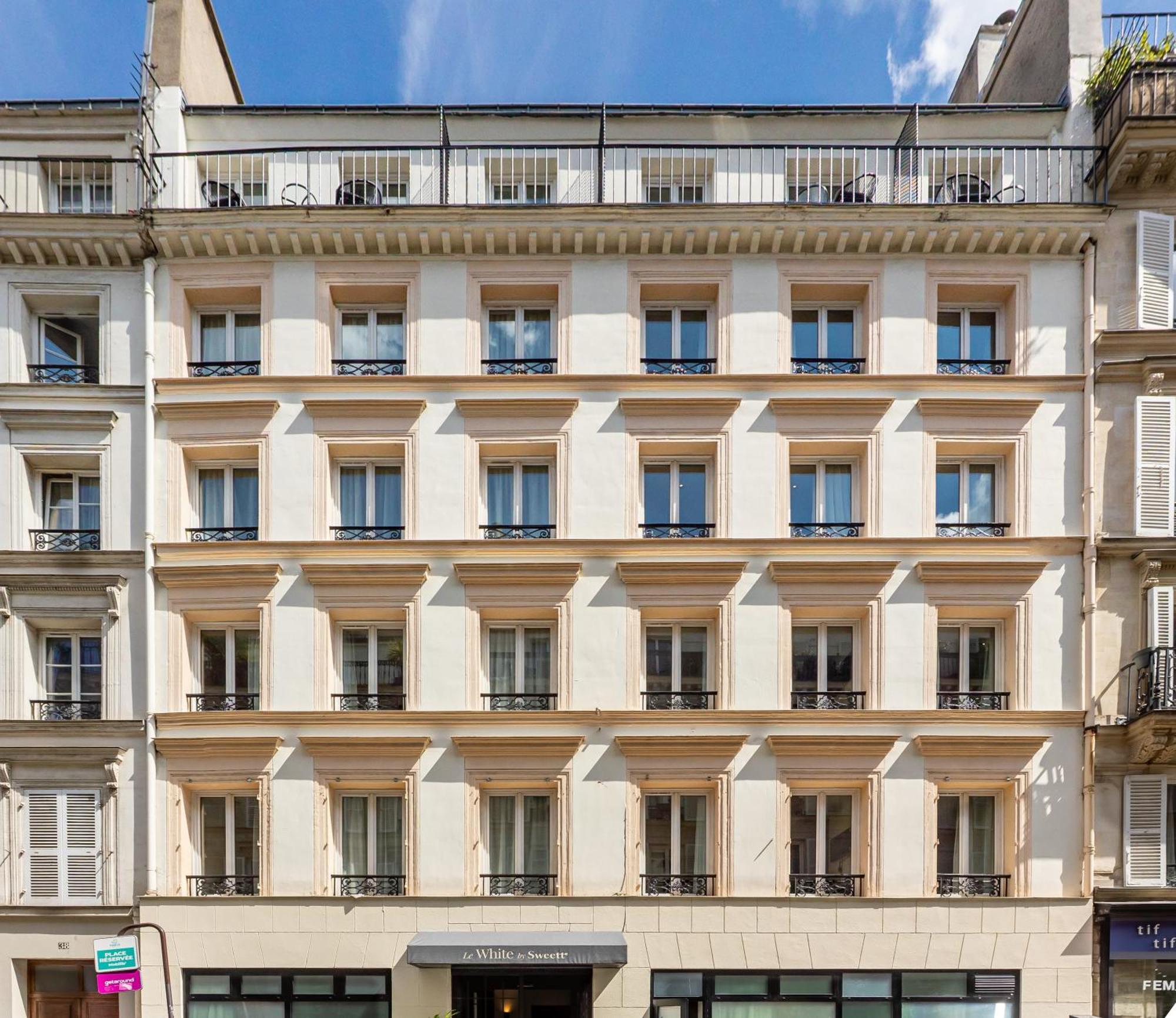 Le White By Sweett Hotel 3*